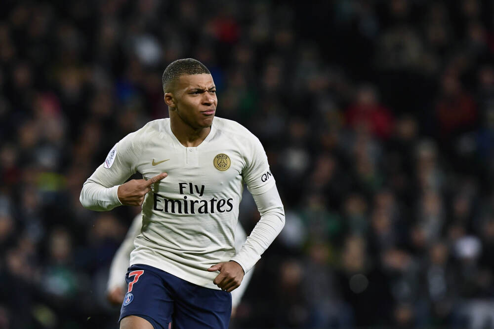 KD：我不会拿自己和别人比较 但没人会说我不属于乔科詹这个级别